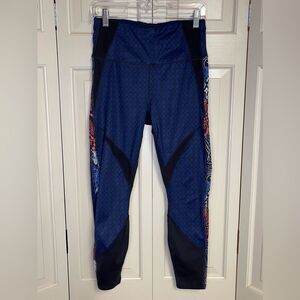 P47 Athleta Size Medium Patterned Leggings With Back Waist Zippered Pocket